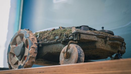 Automate Your Lawn Care Routine: The Benefits of Robotic Lawnmowers